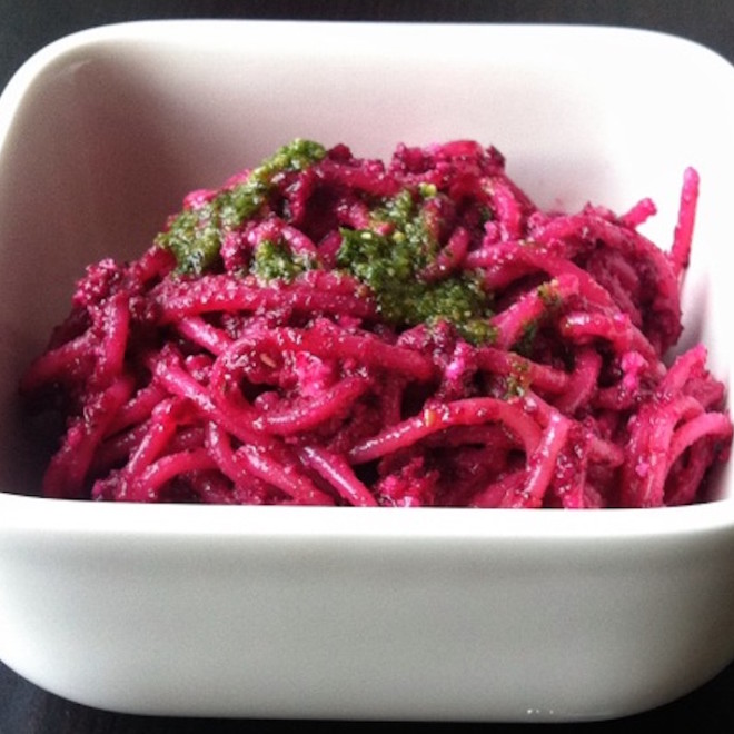 Pastamaniac: Spaghetti mit Rote-Bete-Pesto