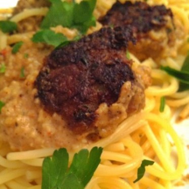 siktwinfood: Spaghetti mit Polpette in Mandelsauce