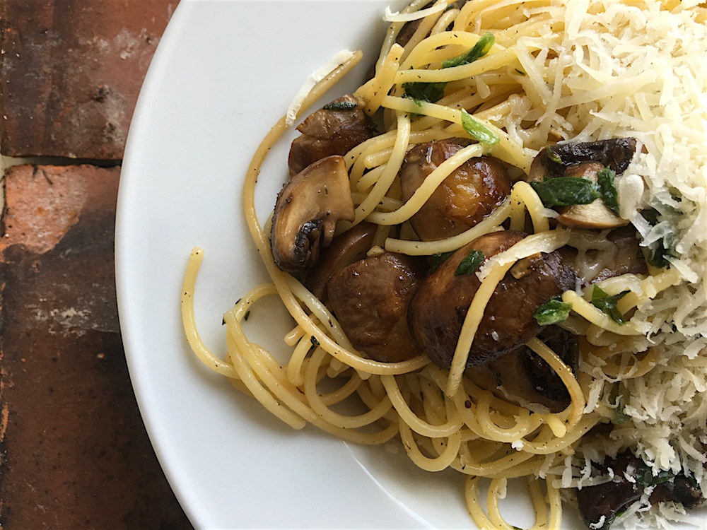 Pastamaniac: Spaghetti mit Champignons und frischen Kraeutern