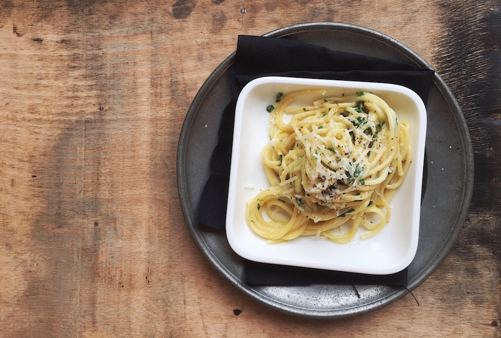 Pastamaniac: Spaghetti mit Zitronen-Basilikum-Sauce