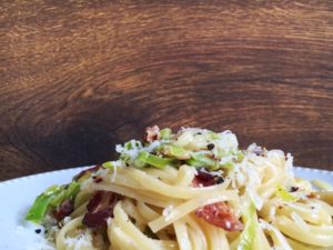 Pastamaniac: Spaghetti Flammkuchen - mit Lauch und Pancetta