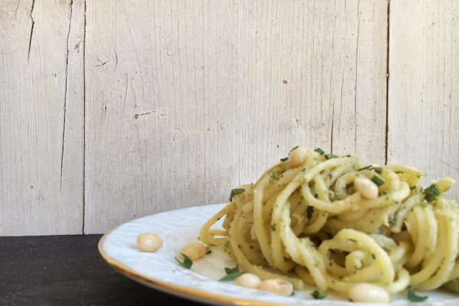 Pastamaniac: Spaghetti mit Bohnenpesto und Salbei
