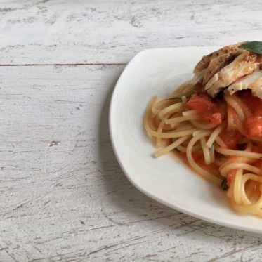 Pastamaniac: Spaghetti mit Butterhühnchen und Tomate