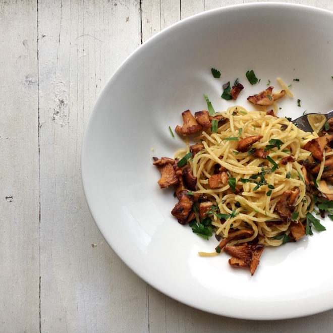 Spaghetti mit Pfifferlingen und Aioli: Leckeres Herbstrezept. Vegetarisch