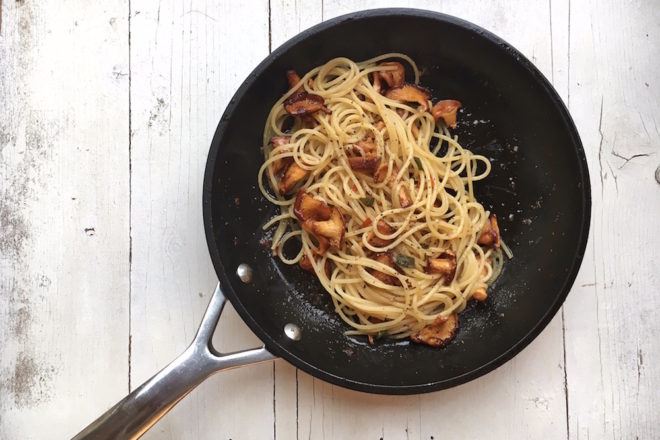 Spaghetti mit Pfifferlingen, Orangenbutter und Salbei