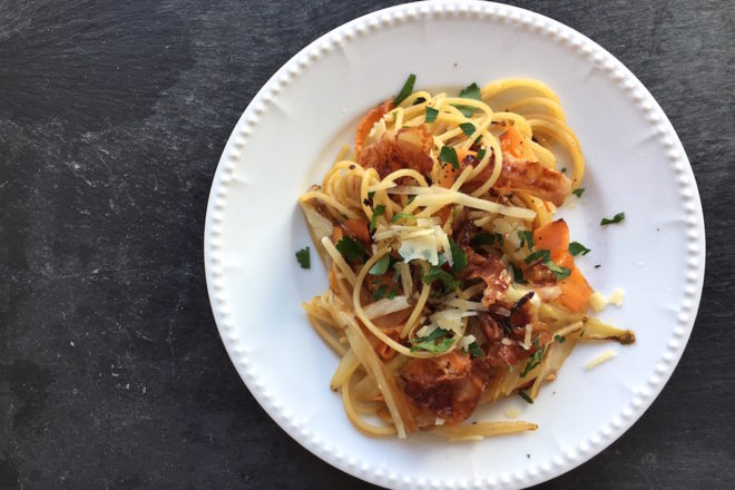 Spaghetti mit Chicorée, Möhren und Bacon-Chips, Pastamaniac