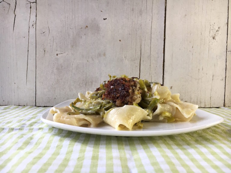 Tagliatelle mit Pilzbällchen in Lauchrahmsauce | PASTAMANIAC Tagliatelle mit Pilzbällchen in Lauchrahmsauce | PASTAMANIAC