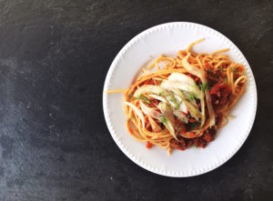 Spaghetti / Nudeln mit Fenchel-Bolognese, Nudelgericht mit Hackfleischsoße und Fenchel