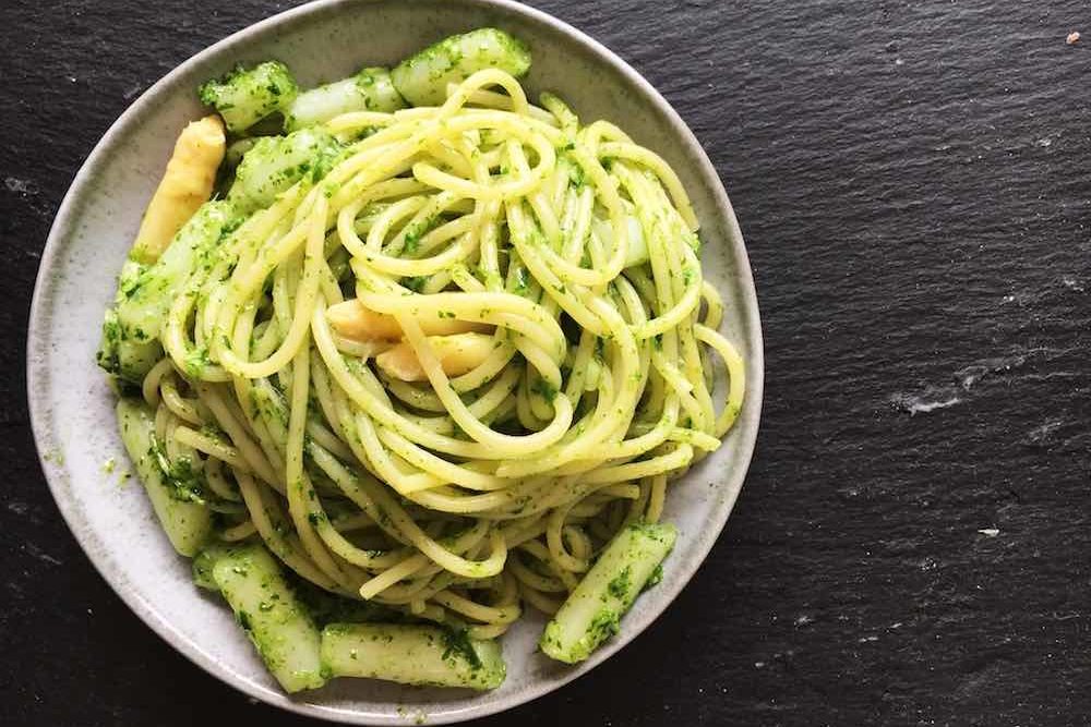 Bärlauch-Pesto mit Spargel, vegetarisches Nudelrezept