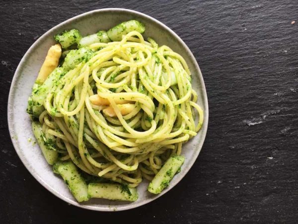 Bärlauch-Pesto mit Spargel, vegetarisches Nudelrezept