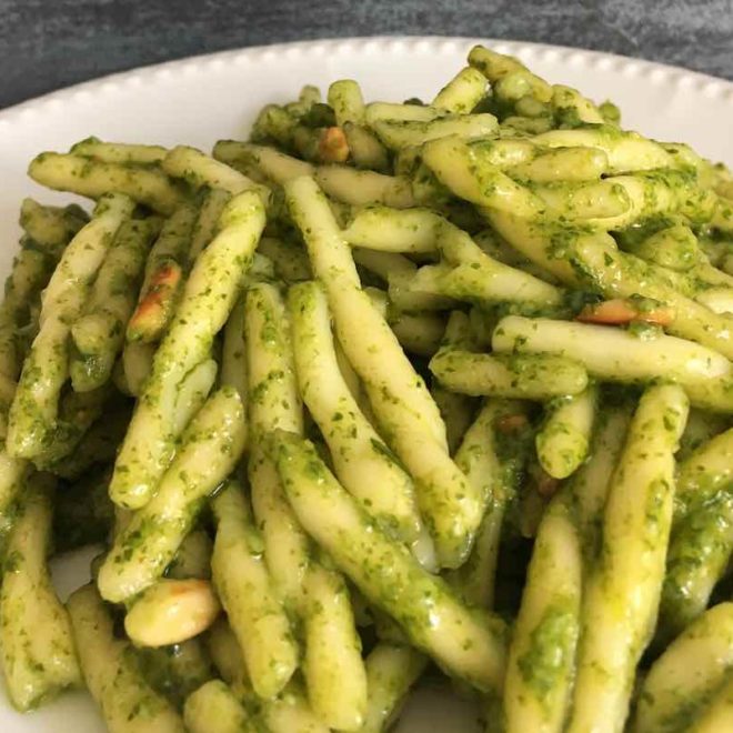 Rezept für Pesto alla Genovese aka Basilikumpesto. Vegetarisch