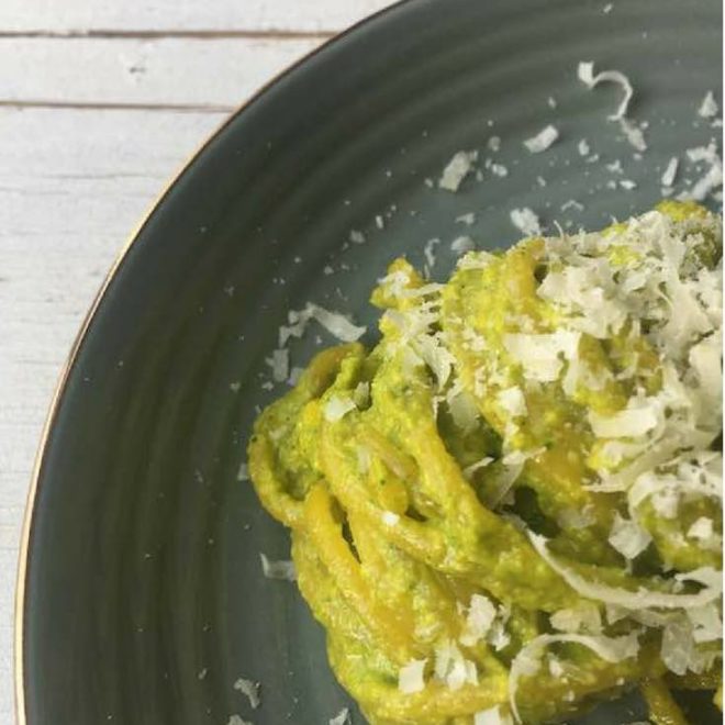 Spaghetti mit cremigen Mangoldpesto | PASTAMANIAC